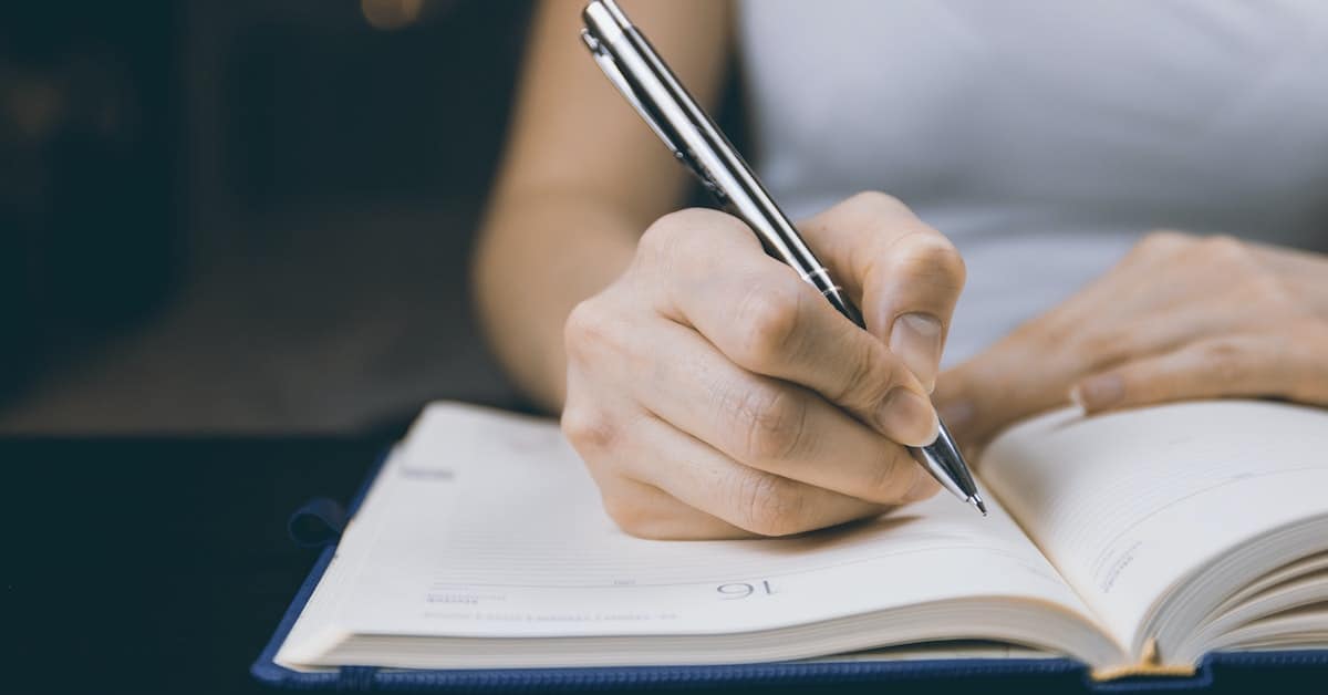 Estudar para DOIS concursos públicos ao mesmo tempo: compensa ou é CILADA?