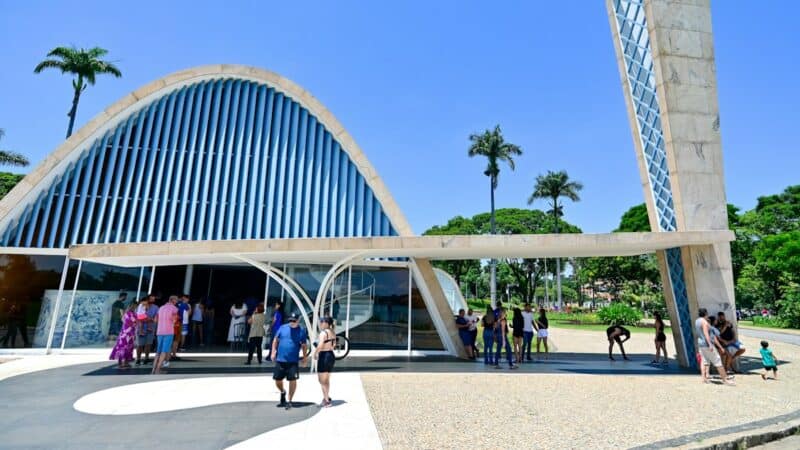 Fim do vestibular? PL prevê acesso universal a universidades
