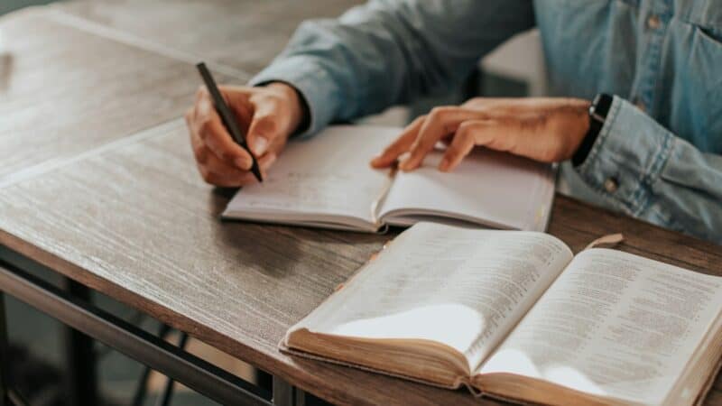 Como montar um plano de estudos eficiente para concursos