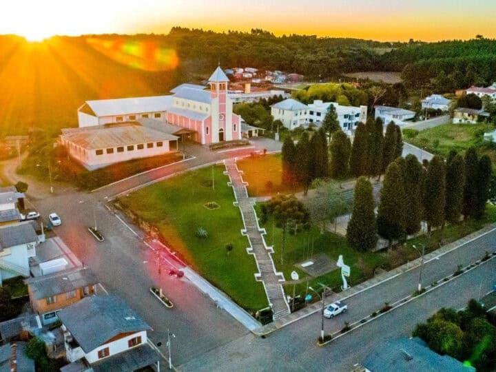 Concurso Itapuca 2026 abre 51 vagas; salários até R$ 9,4 mil
