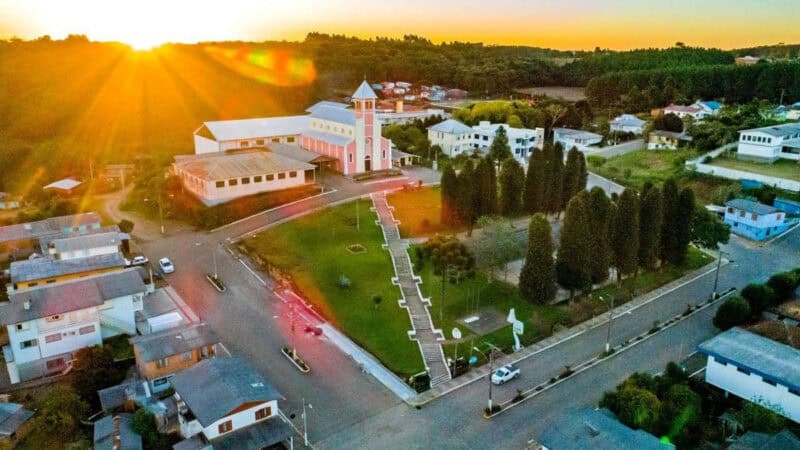 Concurso Itapuca 2026 em vista aérea do centro de Itapuca no Rio Grande do Sul