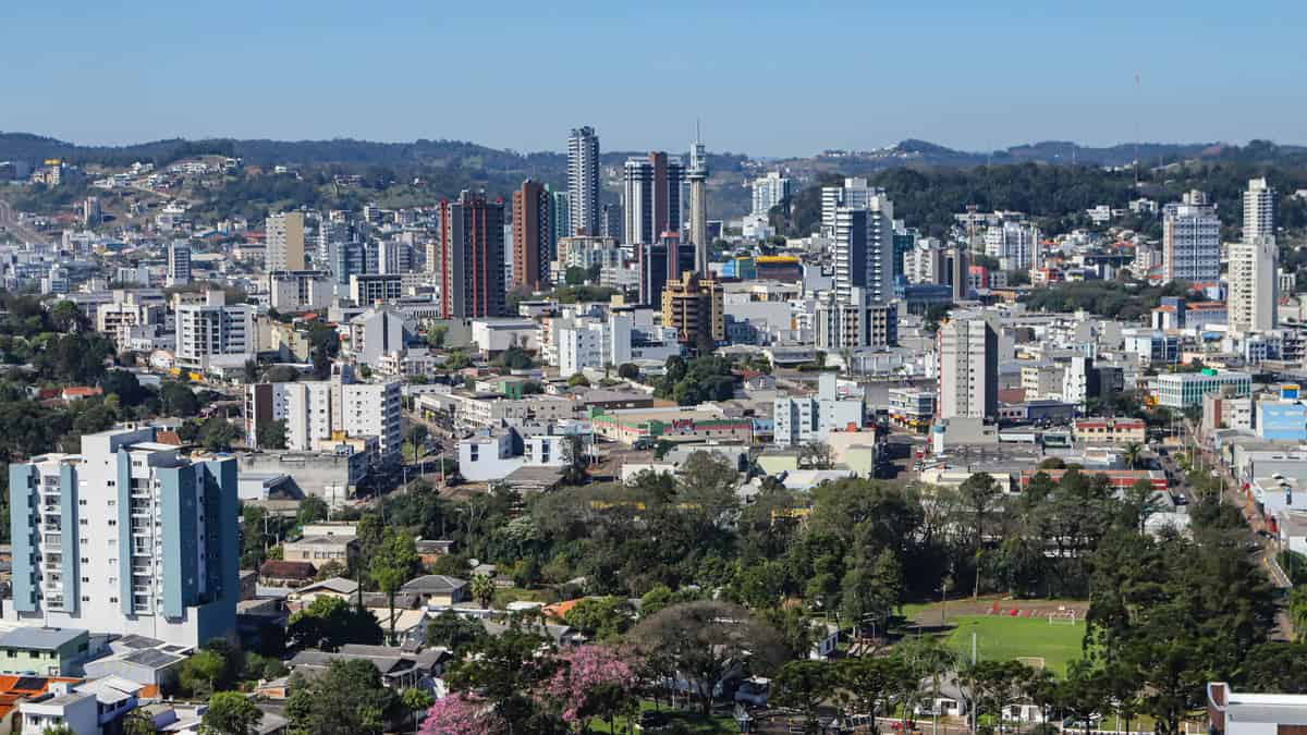 Processo seletivo Francisco Beltrão PR 2026: salários até R$ 6,7 mil